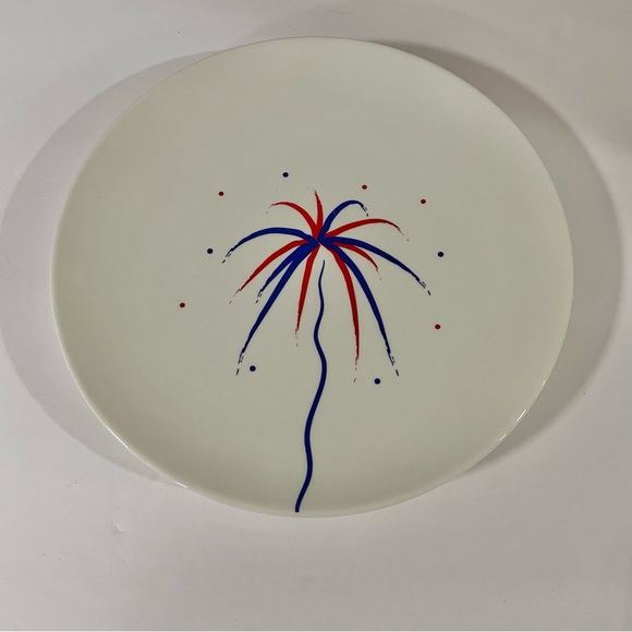 Tag Set of 4 “Fireworks” Dessert/Salad Plates July 4th Red Blue Approximately 8” - Picture 4 of 9